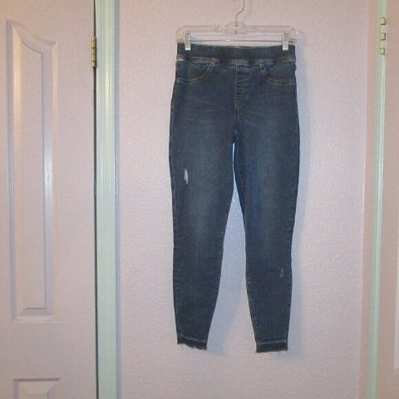 Spanx DISTRESSED Jean-ish Size M JEANS Pull On POCKETS Ankle STRETCH Fringe 1 - Picture 1 of 12